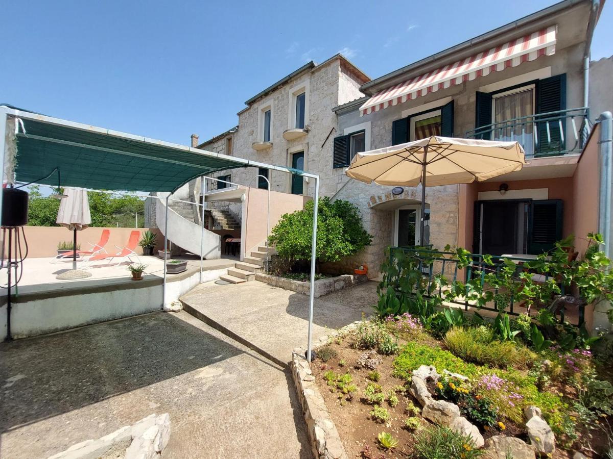 Holiday Home Oliva Bilice Esterno foto