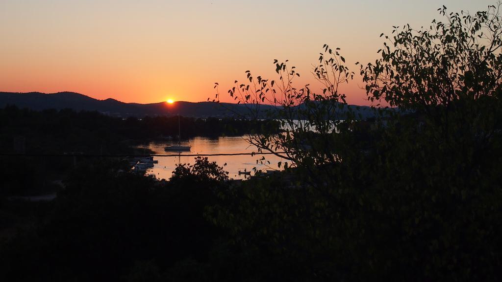 Holiday Home Oliva Bilice Esterno foto