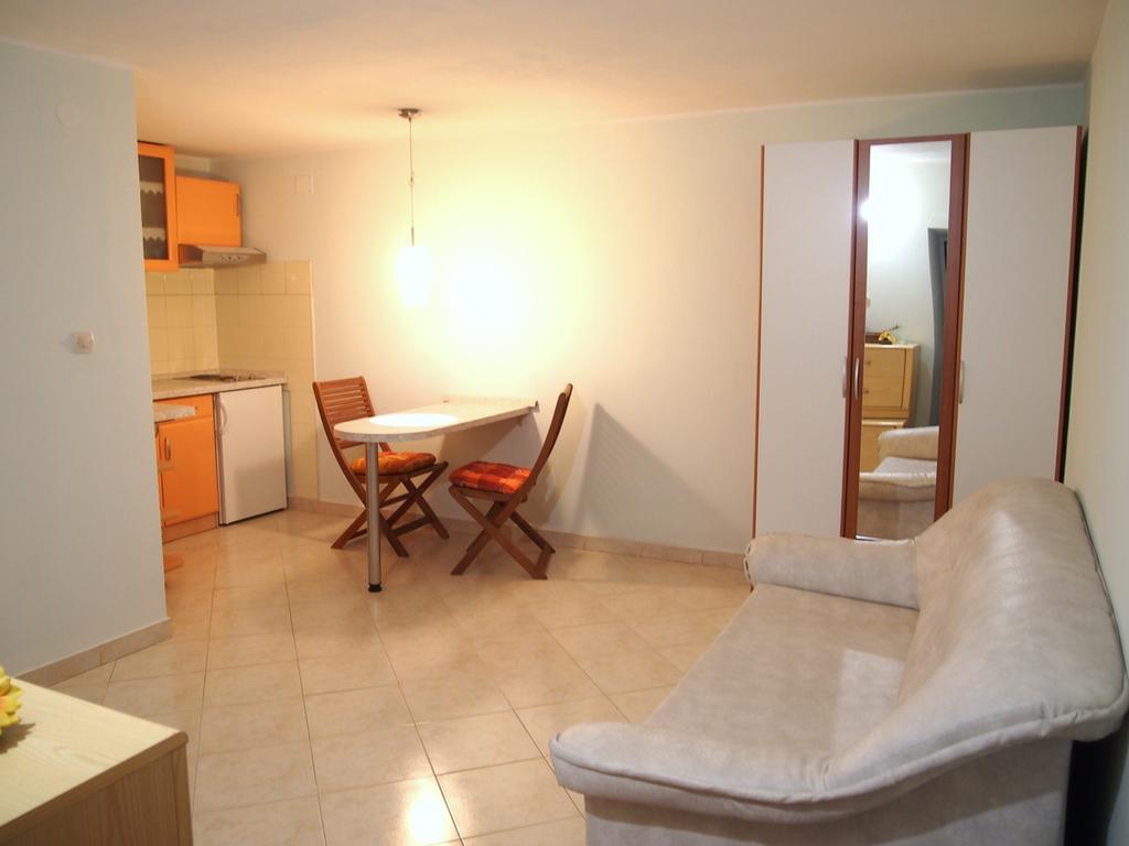 Holiday Home Oliva Bilice Esterno foto